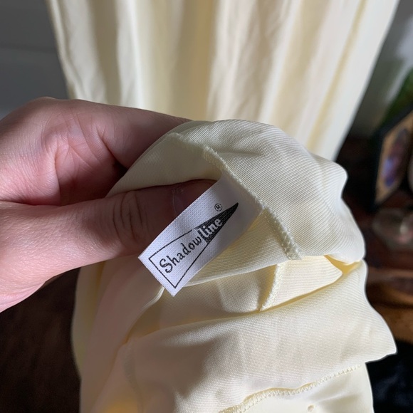Shadowline pale yellow Nightgown set - Picture 12 of 15